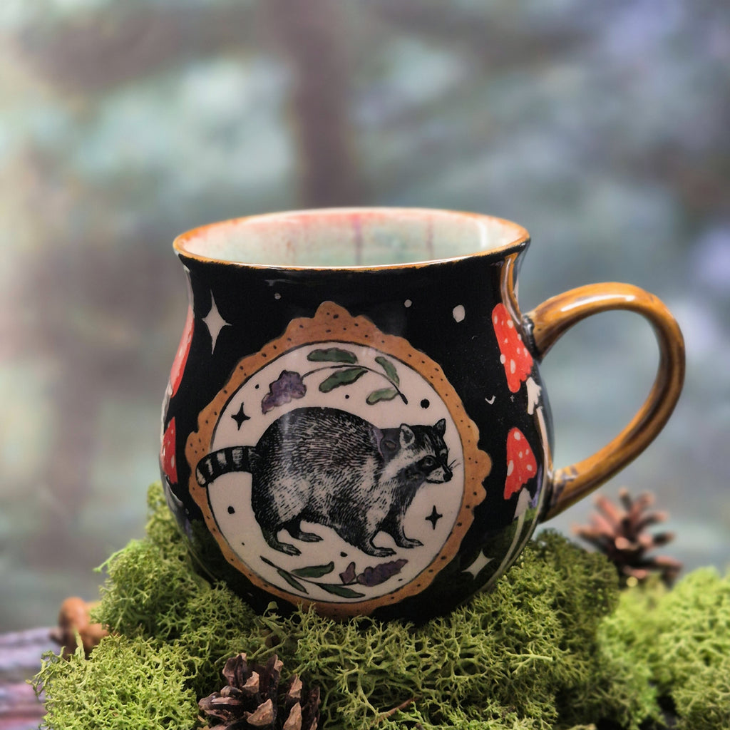 Raccoon and flowers mug 500 ml🪻