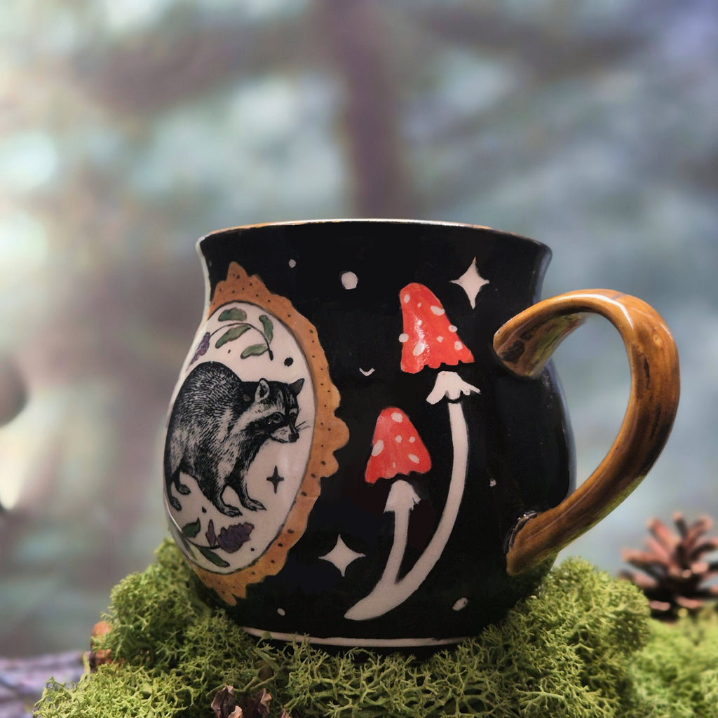 Raccoon and flowers mug 500 ml🪻