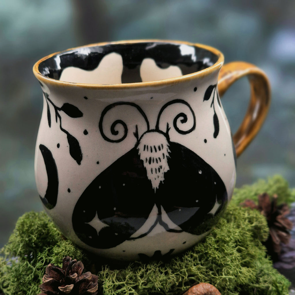 "Witchy" ćma no.2 - kubek 500 ml 🌜