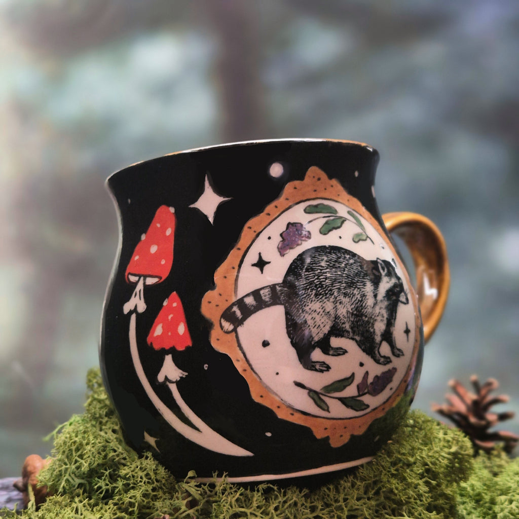 Raccoon and flowers mug 500 ml🪻
